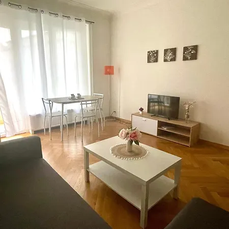 Fully Furnished Down Town- 5 Minutes From Train Station Lausanne