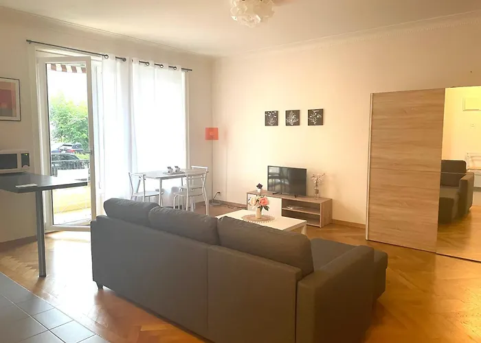 Apartmán Fully Furnished Down Town- 5 Minutes From Train Station